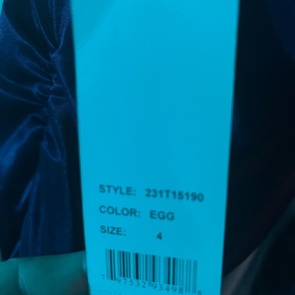 Woman’s dress size 4 - Picture 5 of 5